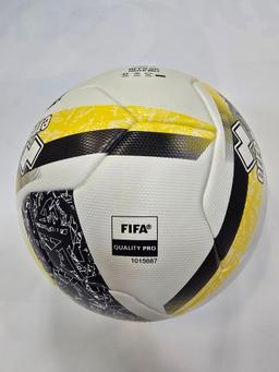Futbalová lopta Errea Pro Match Legacy - Pro Match Legacy
